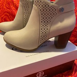 Gianni Bernini Size 8 Boots